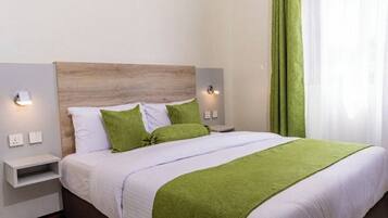Quarto casal luxo | Wi-Fi de cortesia, roupa de cama