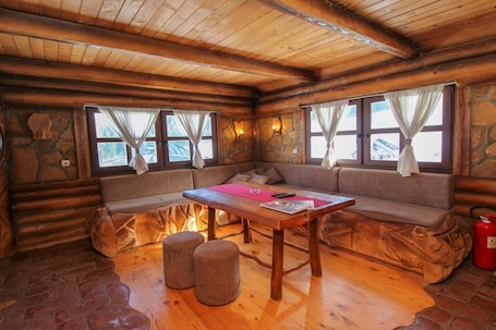 Interior. Three Bedroom Holiday Home - Jahorina