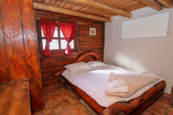 2 bedrooms, travel cot, free WiFi