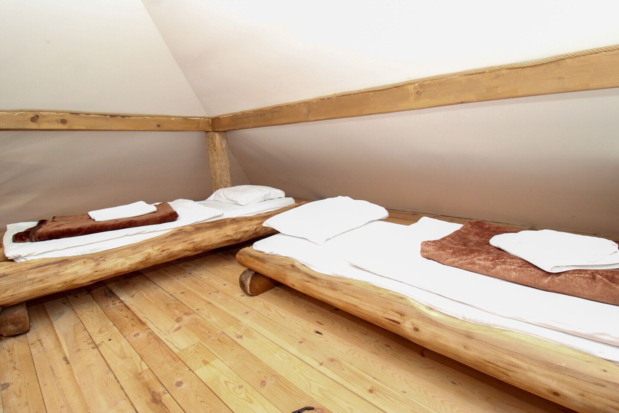 2 bedrooms, travel crib, free WiFi