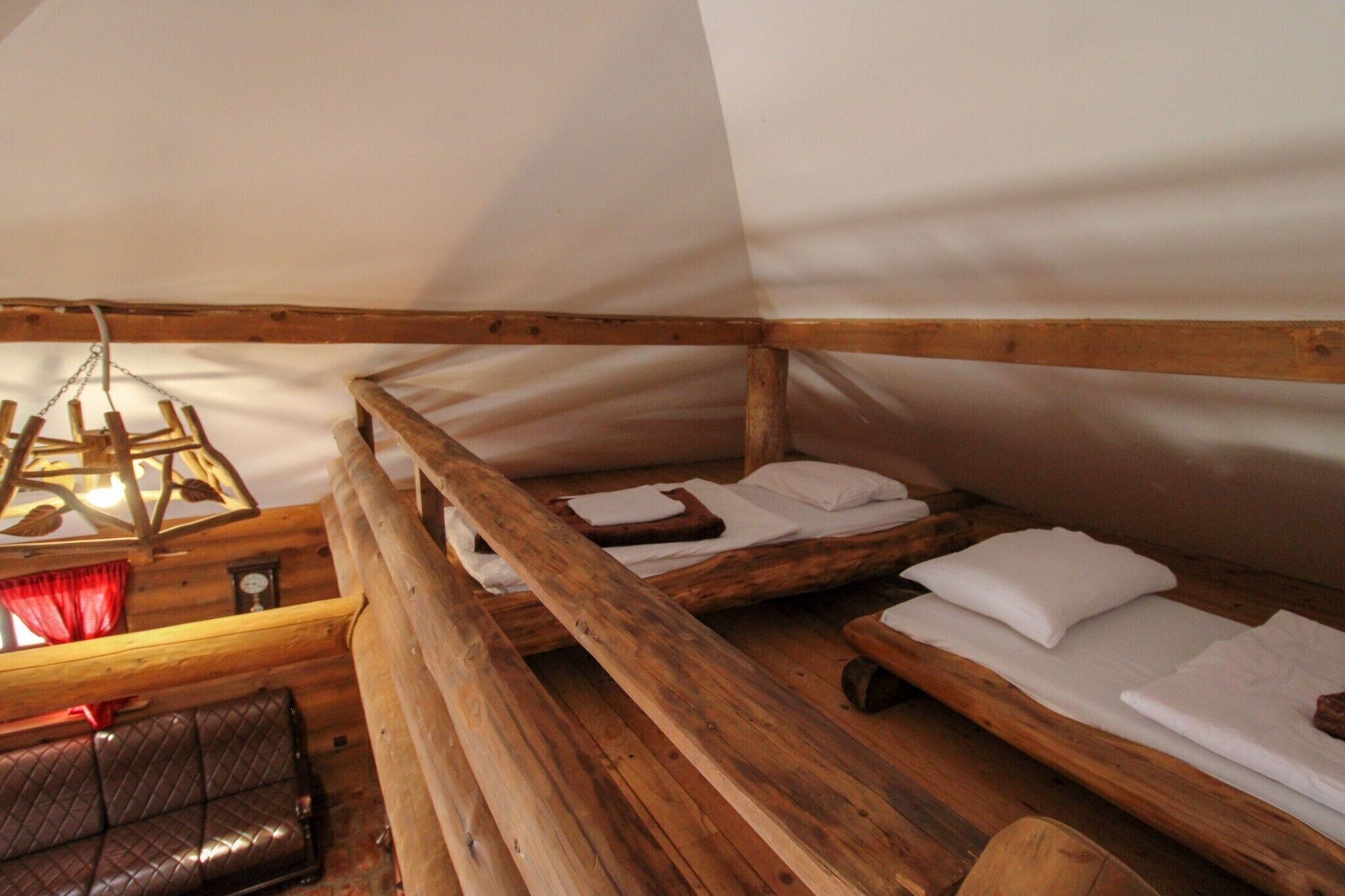 2 bedrooms, travel crib, free WiFi