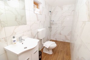 Een douche, een haardroger