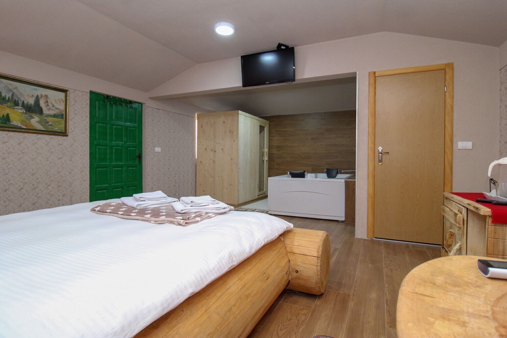 1 bedroom, travel crib, free WiFi