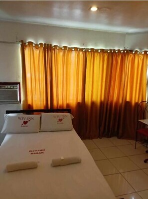 Deluxe Double Room | Desk - WJV INN BASAK MANDAUE (Mandaue)