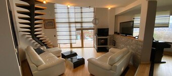 Five Bedroom Villa with Terrace and Garden