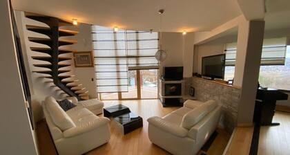 Five Bedroom Villa with Terrace and Garden