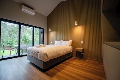 Redwood Park Wolombi