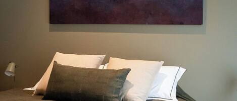 スーペリア スタジオスイート バルコニー マウンテンビュー | エジプト綿のシーツ、高級寝具、ミニバー、アイロン / アイロン台