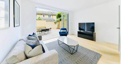 Iconic Home: 4BR, 4.5BA, Private rooftop terrace | 12Guest