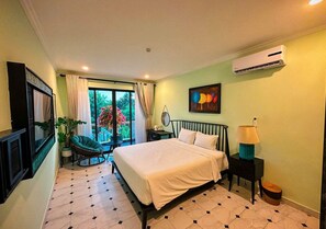 Egyptian cotton sheets, premium bedding, free minibar items