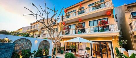 Piscine intérieure, piscine extérieure