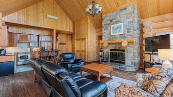 Televisión y chimenea