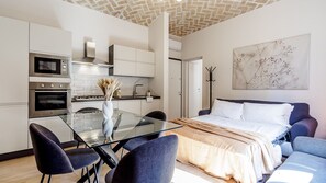 Room - Appartamento Chiara| WiFi Stazione Treni Parking (Modena)