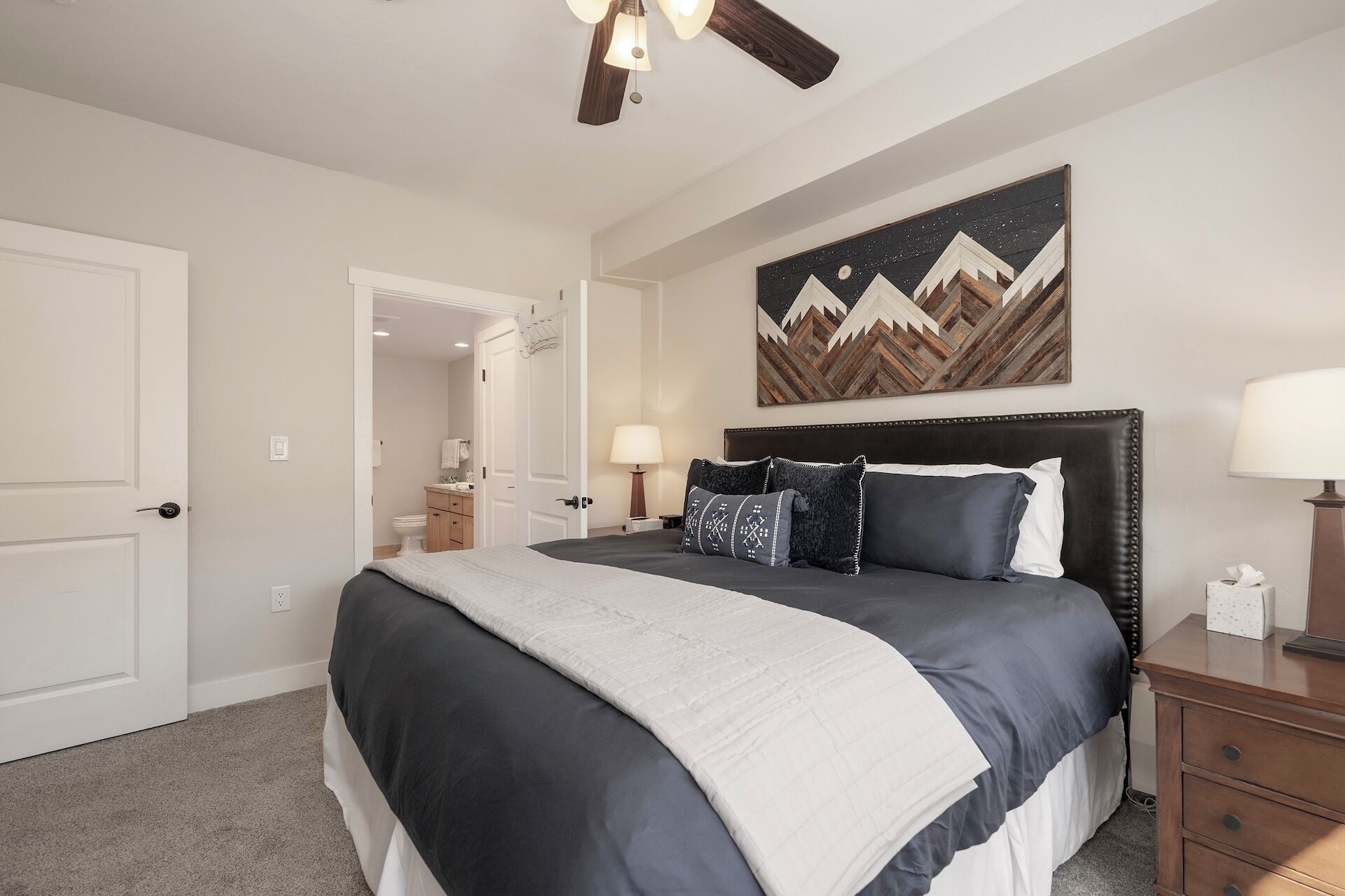 2 間睡房、熨斗/熨衫板、可攜式嬰兒床、免費 Wi-Fi