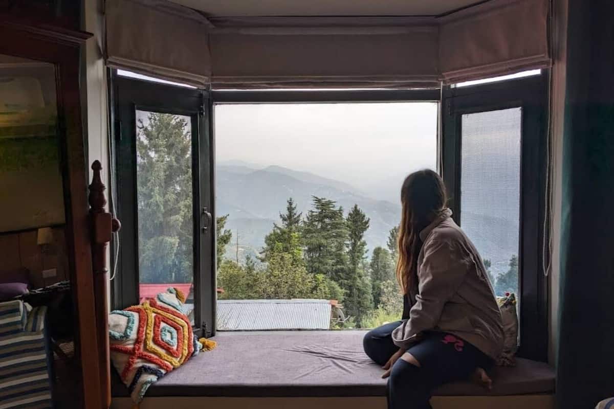 Premium vierpersoonskamer, uitzicht op bergen | Een bureau, gratis wifi