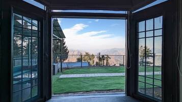 Chambre Quadruple Premium, vue montagne | Vue de la chambre