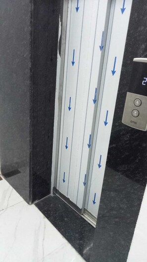 Elevator - Hotel Viraj (Bhopal)