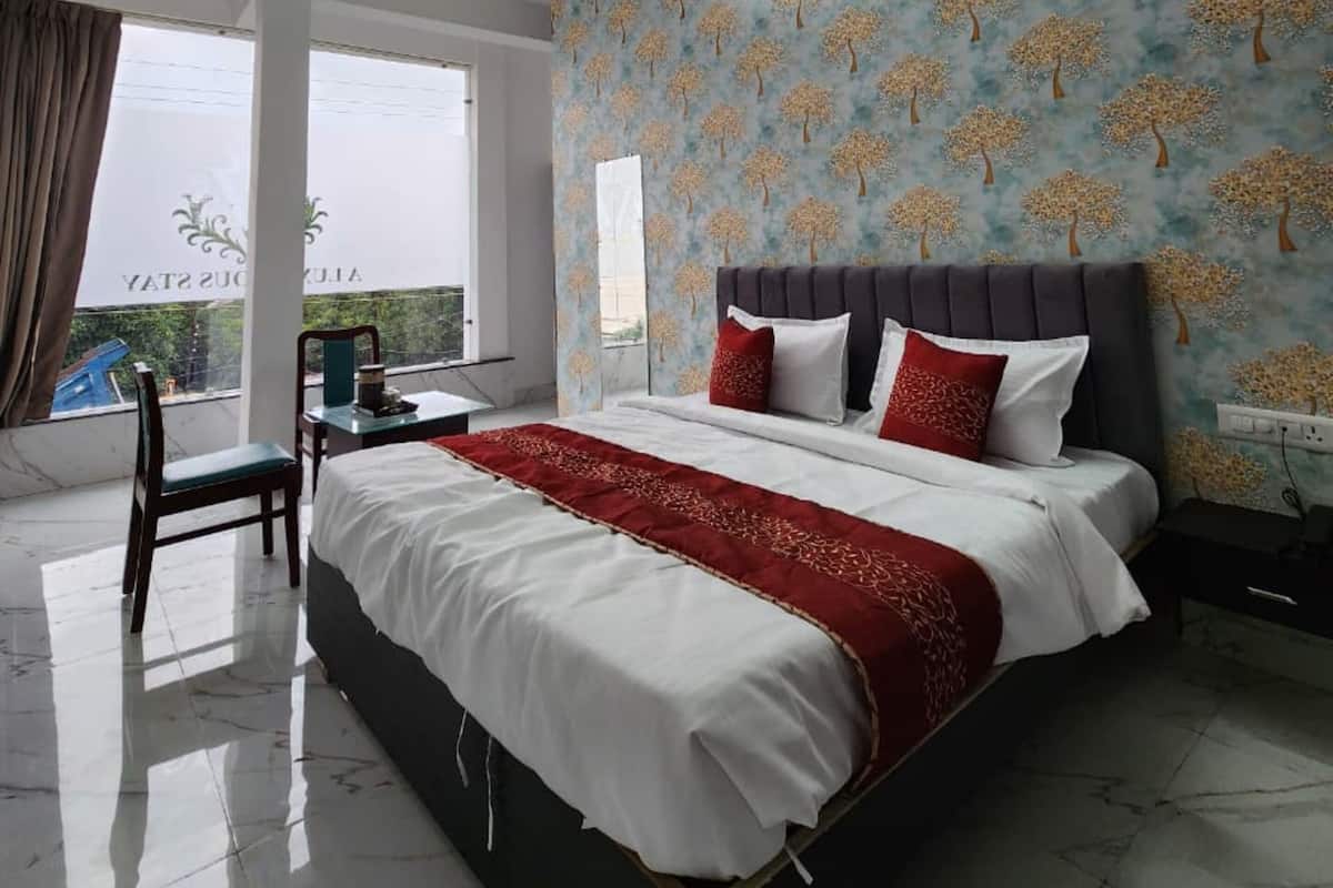 Superior Room | Rollaway beds, free WiFi, bed sheets
