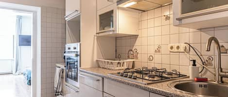 Basic Apartment | Private kitchen