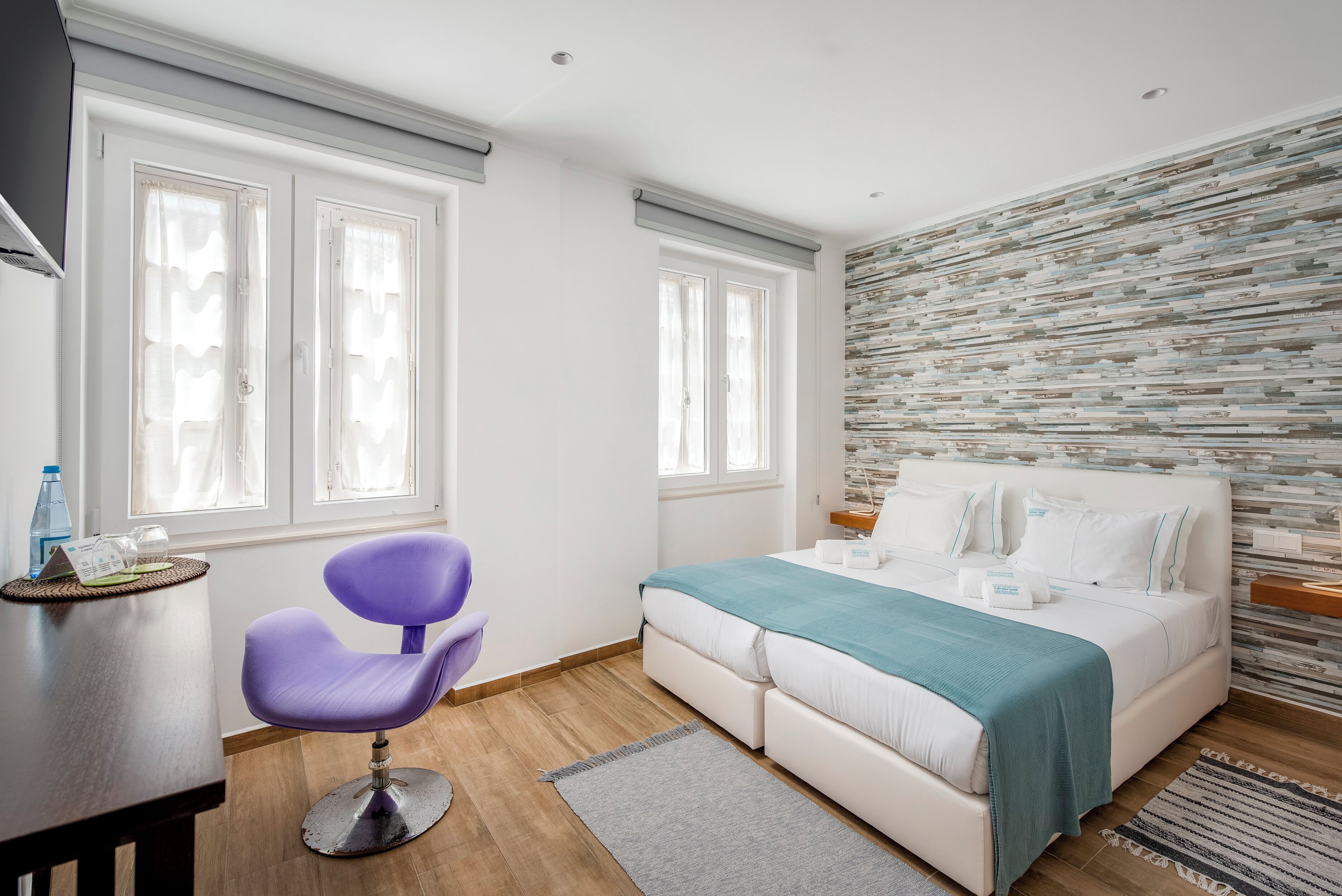 高级双床房, 私人浴室, 城市景观 | 客房内保险箱、免费 WiFi、床单