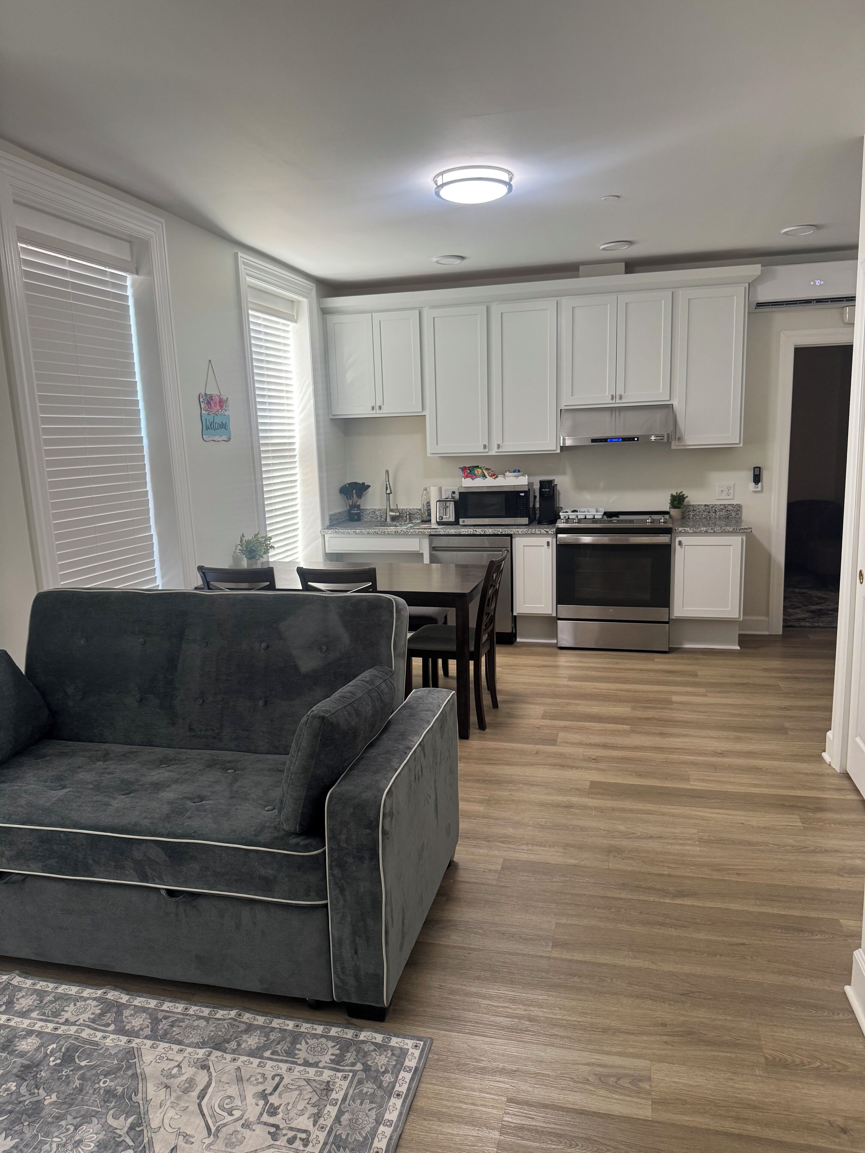 Mikrowelle, Ofen, Herdplatte, Geschirrspüler