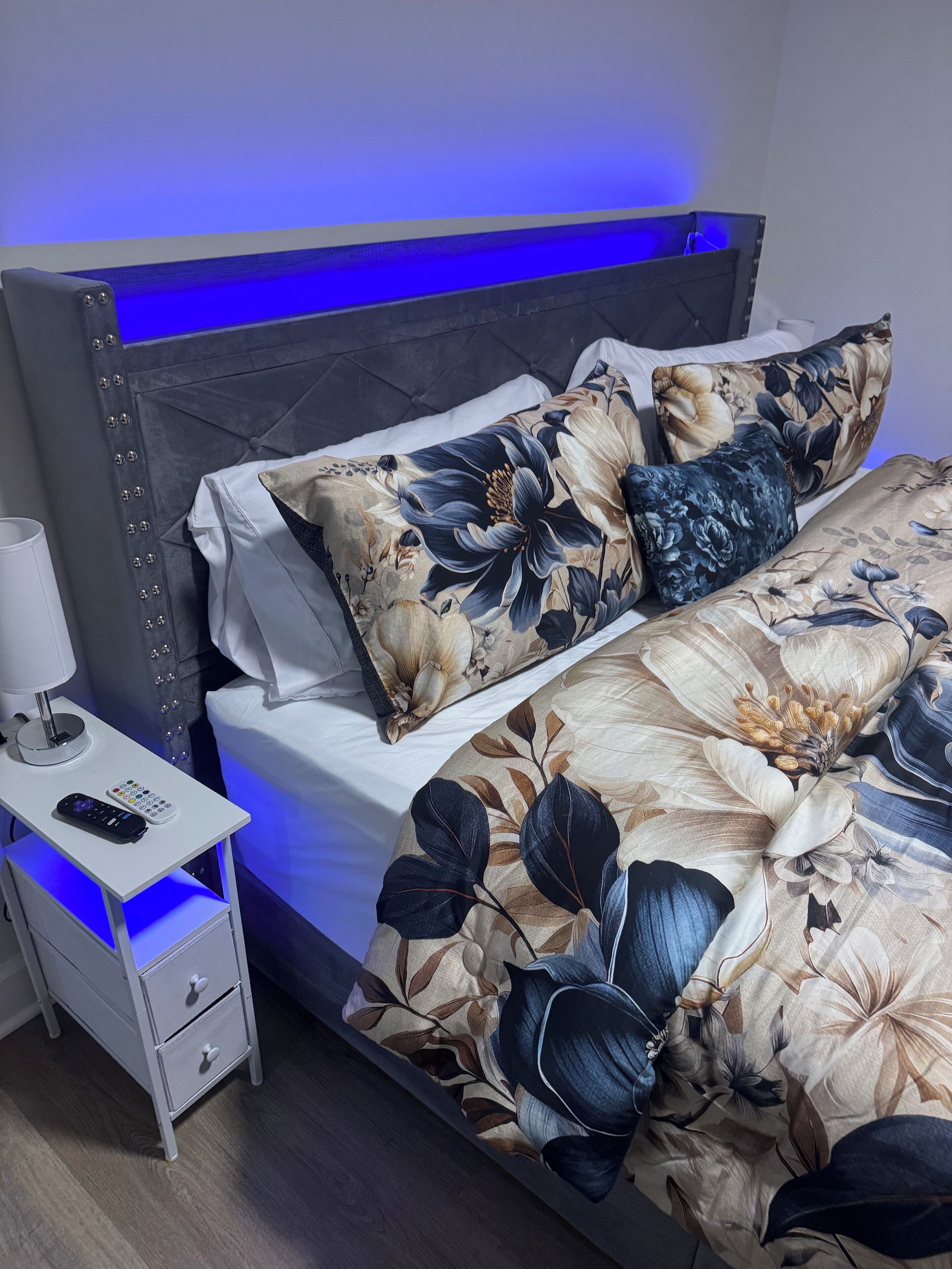 2 slaapkamers, een strijkplank/strijkijzer, wifi, beddengoed