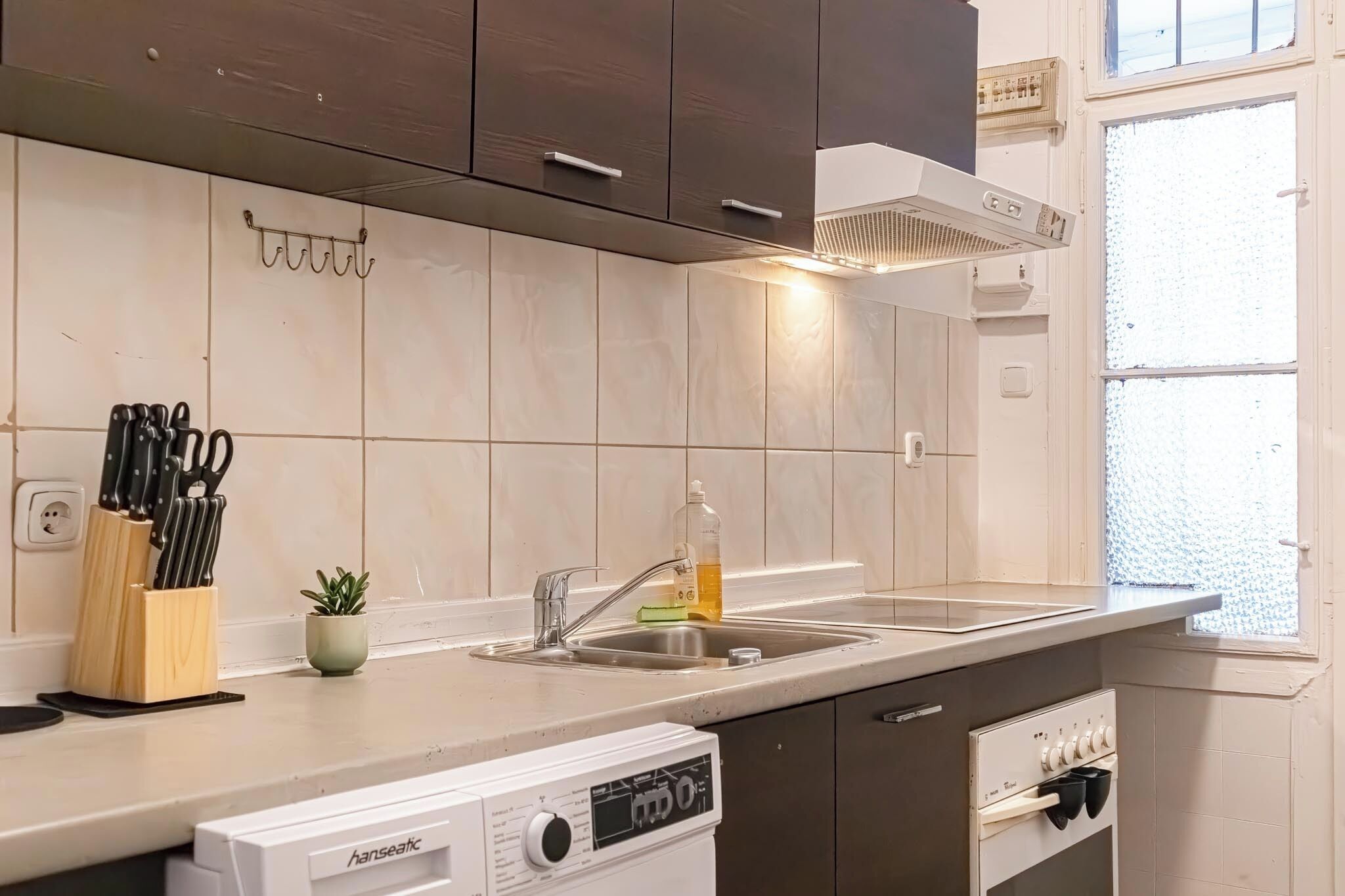 ベーシック アパートメント | 専用キッチン | 冷蔵庫、電子レンジ、オーブン、コンロ