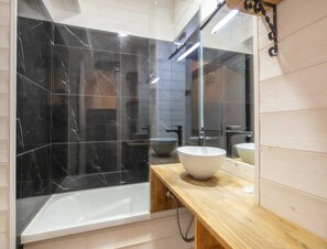 Apartment | Badezimmer