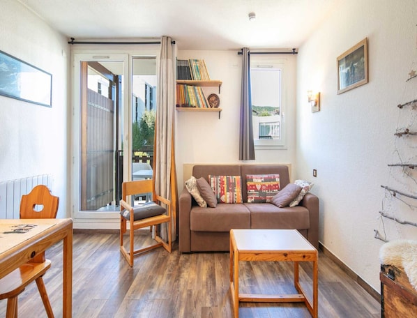 Apartment | Living room - Cosy Mountain Retreat for 4 Guests (Villard-de-Lans)