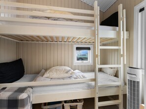 2 bedrooms, internet - "Roya" - 100m from the sea by Interhome (Mesinge)
