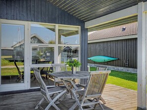 Outdoor dining - "Roya" - 100m from the sea by Interhome (Mesinge)