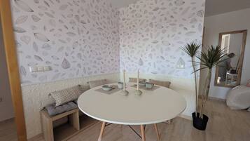 Apartamento, 2 habitaciones, accesible para personas con discapacidad, balcón | Comedor