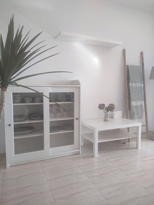 Apartment, 2 Bedrooms, Accessible, Balcony | Living room