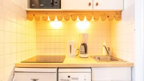 Apartment | Private kitchen - Apartment for 4 Person in Risoul (Risoul)