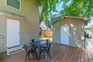 تناول الطعام بالخارج