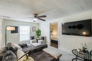 6 عدّة غرف نوم ومكتب ومكواة/لوح كي وواي فاي مجانًا