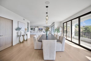 Biệt thự Cao cấp, nhiều giường, có thể sử dụng hồ bơi, quang cảnh núi (Villa Solea) | Khu ăn uống