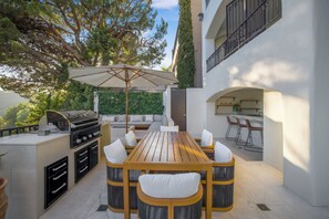 Luxury Villa, Multiple Beds, Pool Access, Mountain View (Villa Solea) | Outdoor dining
