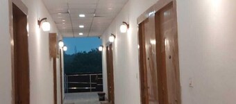 Ladlee Palace Guest House