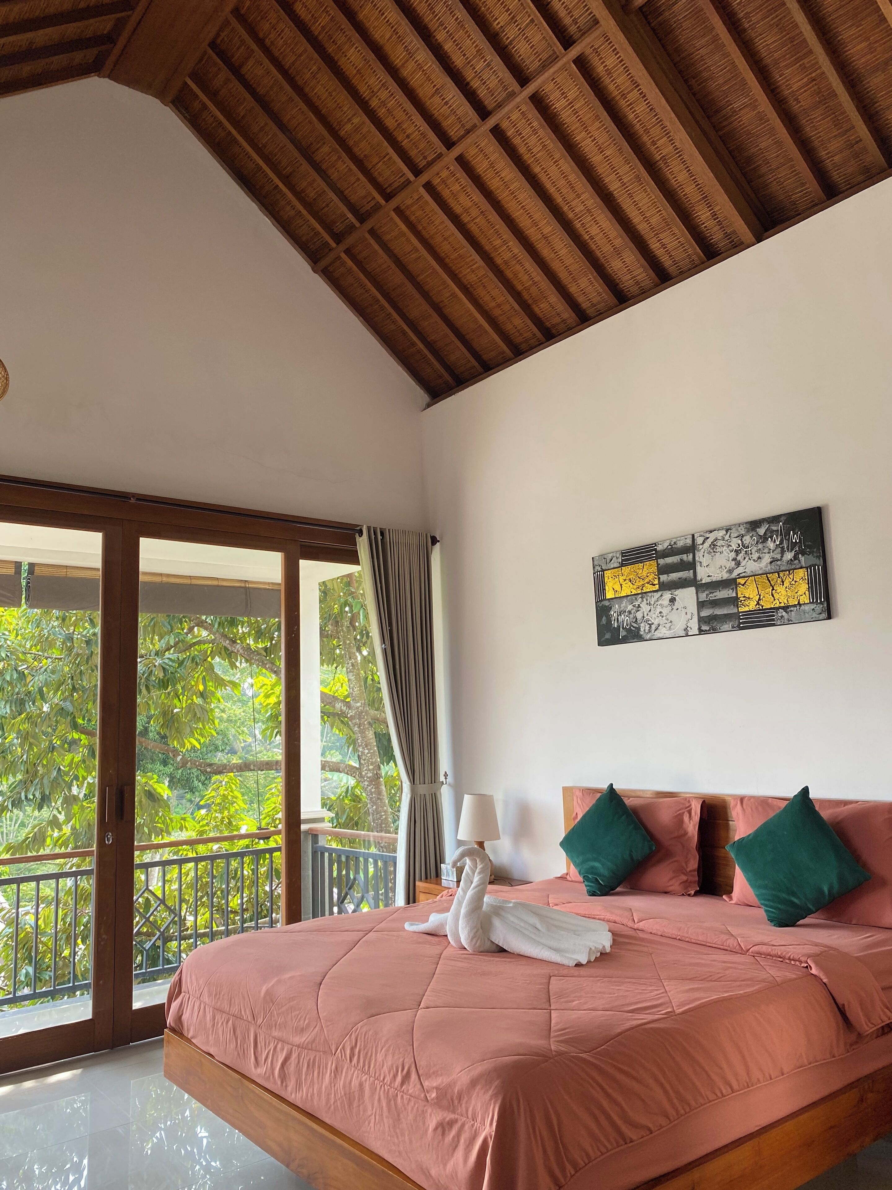 Room, Balcony, Valley View | Private kitchen | Fridge