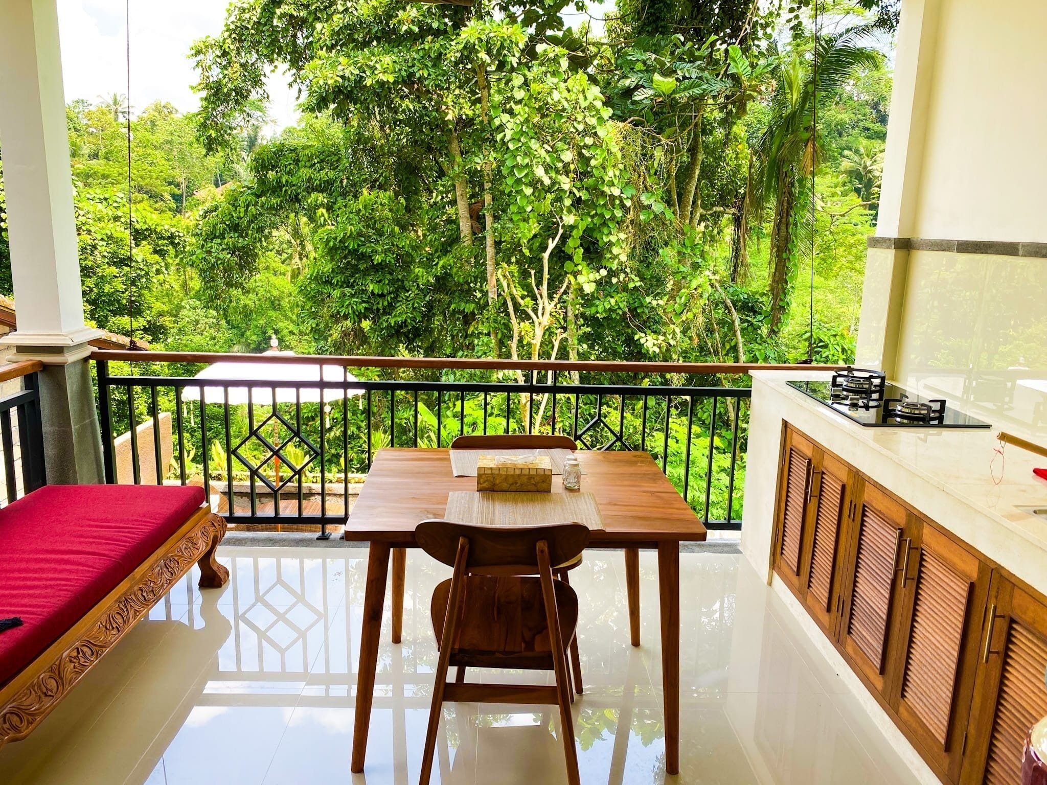 Huone, 1 makuuhuone, näköala uima-altaalle | Yksityinen keittiö | Jääkaappi