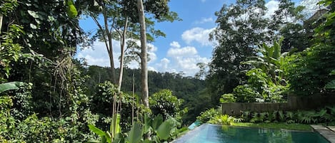 Room, 1 Bedroom, Pool View