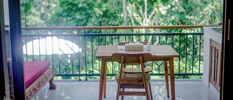 Zimmer, 1 Schlafzimmer, Poolblick | Balkon