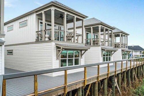 Marsh View Cottage with Pool + Boat Slip
