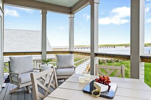 تناول الطعام بالخارج