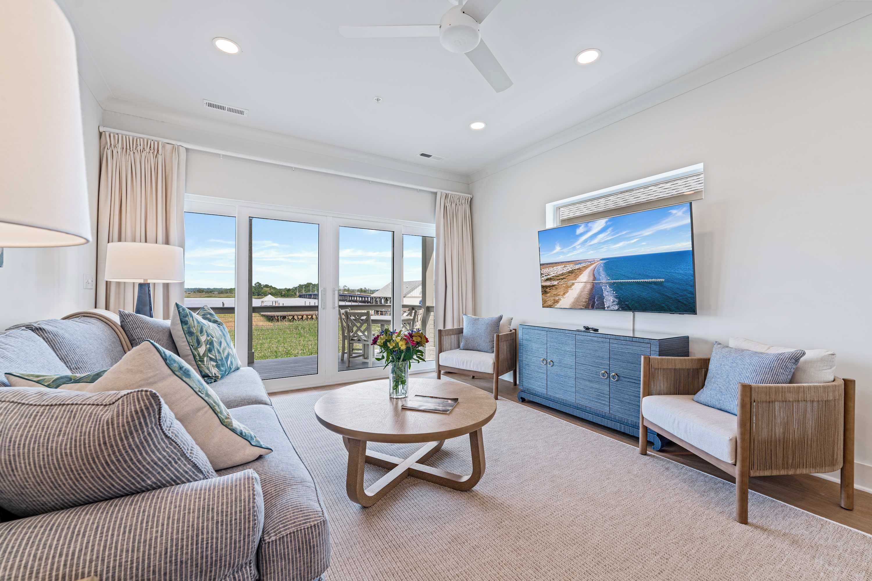 テレビ、書斎 / ワークスペース