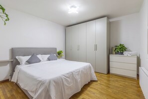 1 chambre, fer et planche à repasser, Wi-Fi, literie fournie