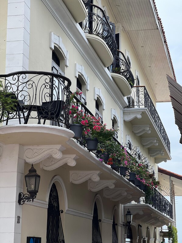 Exterior detail - ✨ Stay 2 bdr apartment with 2.5 bathroom - balcony with ocean views 🌅 (Casco Viejo)