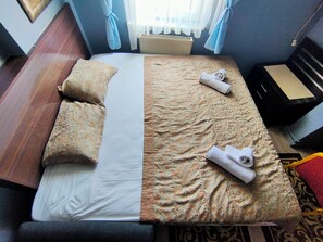 Appartement, vue ville | Bureau, espace de travail pour ordinateur portable, Wi-Fi gratuit