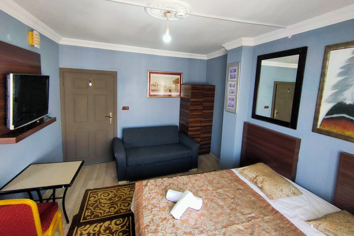 Basic Apartment, City View